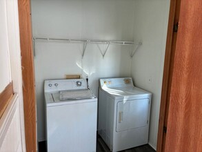 1220 Garden Grove Ln in Raleigh, NC - Foto de edificio - Building Photo