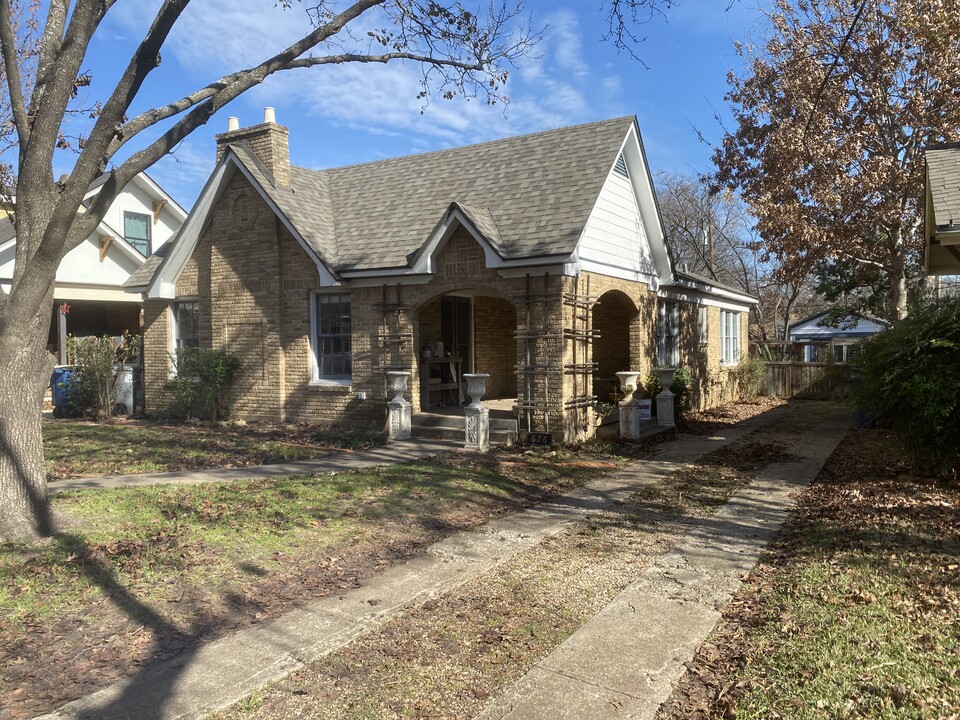 626 N Montclair Ave in Dallas, TX - Building Photo