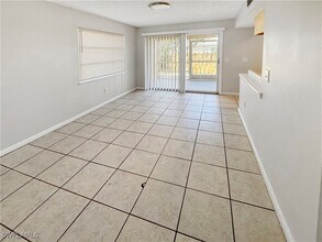 6635 Warwick Cir in Ft. Myers, FL - Building Photo - Building Photo