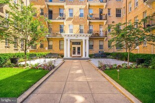1401 Columbia Rd NW in Washington, DC - Building Photo