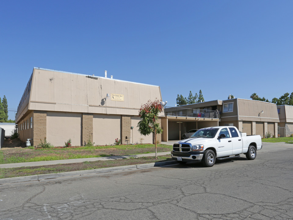 1366-1394 San Ramon Ave in Fresno, CA - Building Photo