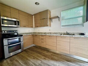 4770 NW 23rd Ave in Miami, FL - Building Photo - Building Photo