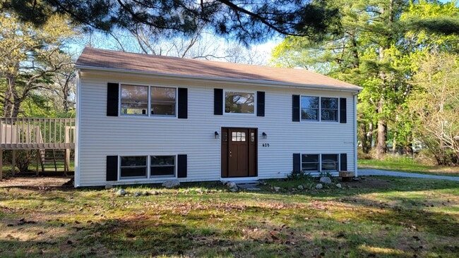 property at 429 Davisville Rd