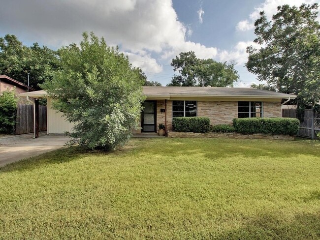 1110 Fieldcrest Dr in Austin, TX - Building Photo - Building Photo