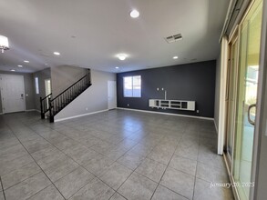 880 Via Serenelia in Henderson, NV - Building Photo - Building Photo