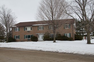 2068 Lilly St in East Troy, WI - Building Photo - Building Photo