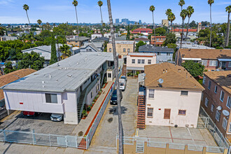 1445 S Cloverdale Ave in Los Angeles, CA - Building Photo - Building Photo