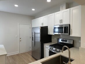 5402 Bayberry Ct in Rolling Meadows, IL - Building Photo - Building Photo