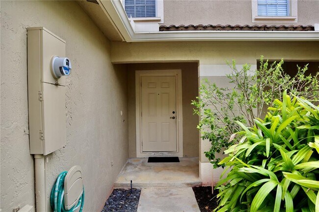 8656 S Southgate Shores Cir in Tamarac, FL - Building Photo - Building Photo