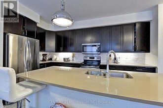 3044 Preserve Dr in Oakville, ON - Building Photo - Building Photo