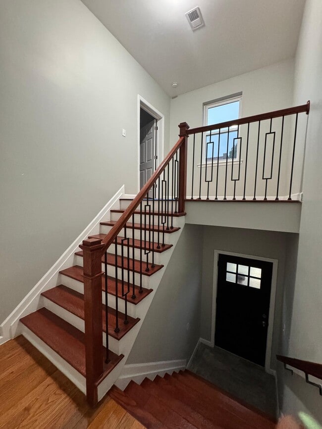 61 N Grove St in East Orange, NJ - Foto de edificio - Building Photo