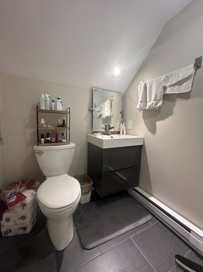 343 Beacon St, Unit 3 in Somerville, MA - Building Photo - Building Photo
