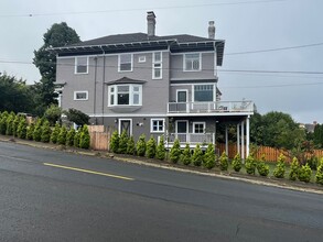 1588 Grand Ave in Astoria, OR - Building Photo - Building Photo