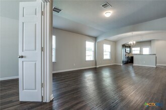 1041 Lauren St in New Braunfels, TX - Building Photo - Building Photo