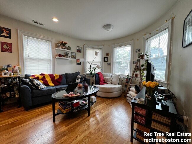 84 Linden St, Unit 2 in Boston, MA - Building Photo - Building Photo