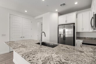 4054 E Amoroso Dr in Gilbert, AZ - Building Photo - Building Photo