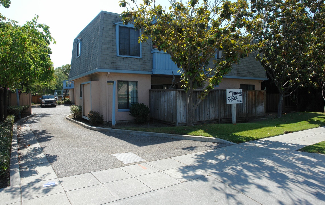 Normandy House in Sunnyvale, CA - Foto de edificio