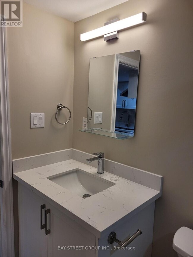 3 Sheldonbury Crescent in Toronto, ON - Building Photo - Building Photo