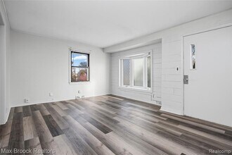 19217 Birmingham St in Roseville, MI - Building Photo - Building Photo