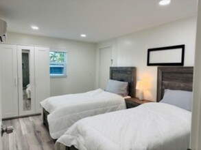 200 NE 56th St in Fort Lauderdale, FL - Building Photo - Building Photo
