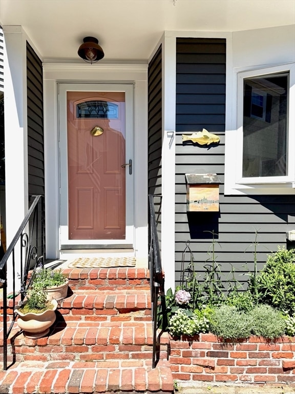 property at 7 Colonial Ct