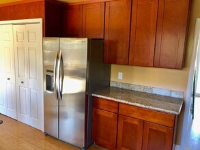 2021 Trousdale Dr in Burlingame, CA - Building Photo - Building Photo