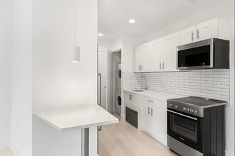 1057 Fulton St in Brooklyn, NY - Building Photo - Building Photo