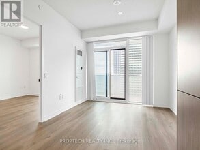 28 Interchange Wy in Vaughan, ON - Building Photo - Building Photo