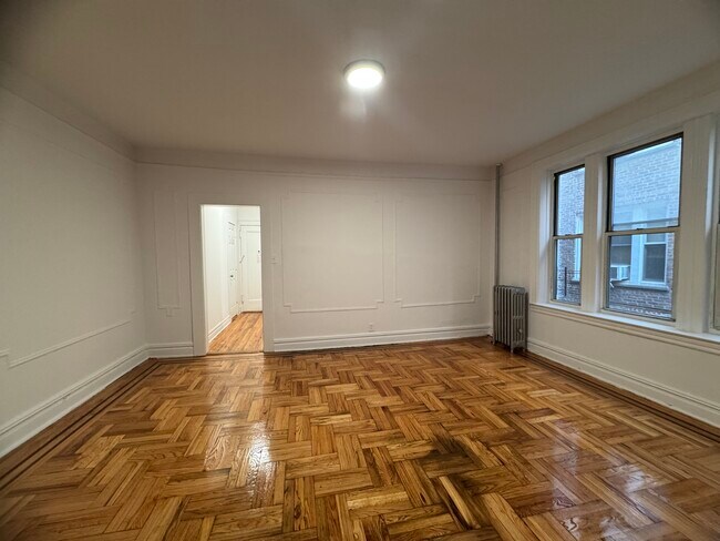 4135 50th St, Unit 2 in Woodside, NY - Building Photo - Building Photo