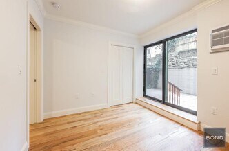 210-220-220 E 22nd St in New York, NY - Building Photo - Building Photo