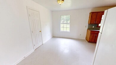 1112 Pinder Ln in Dequincy, LA - Building Photo - Building Photo