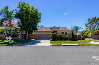 3112 Hannover St in Corona, CA - Foto de edificio - Building Photo