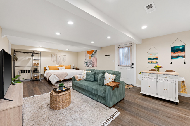 property at 1234 NE valley view Ln
