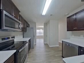 750 Chariot Way in Hopkins, SC - Building Photo - Building Photo