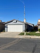 29250 Murrieta Rd in Menifee, CA - Building Photo