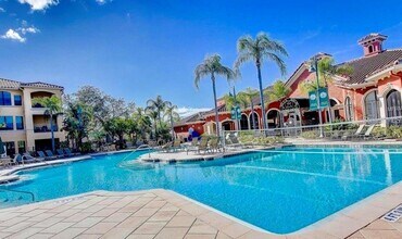 2724 Via Murano in Clearwater, FL - Foto de edificio - Building Photo