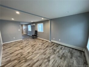 108 Limewood Ave in Branford, CT - Building Photo - Building Photo