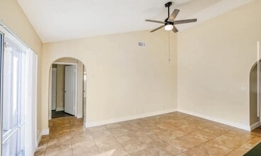9450 Chelsea Dr in Miramar, FL - Building Photo - Building Photo