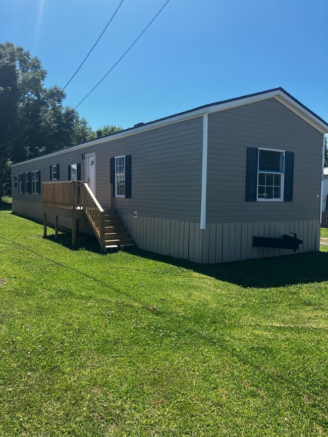 property at 1626 Bradley Ln