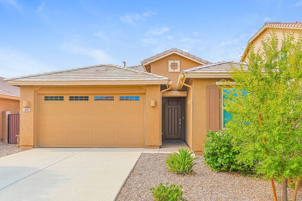 289 W Tamarack Dr in Queen Creek, AZ - Building Photo