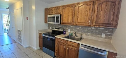 1335 Union Ave, Unit B in Newburgh, NY - Foto de edificio - Building Photo