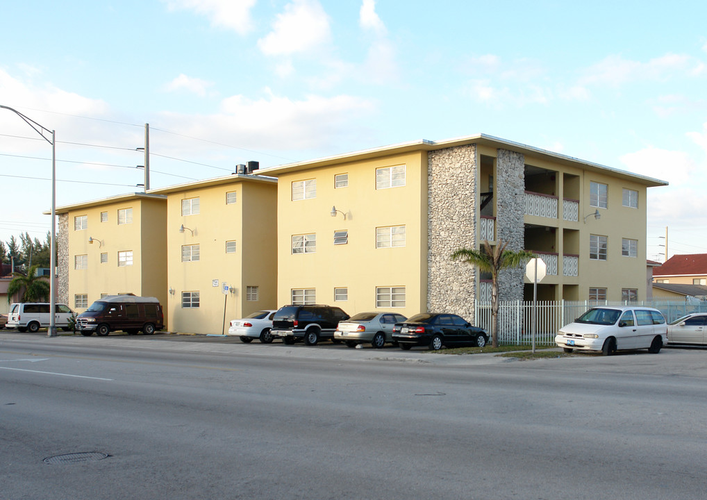 3350 E 4th Ave in Hialeah, FL - Building Photo