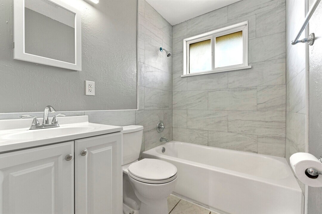 5715 E 62nd Ave, Unit 1 in Commerce City, CO - Foto de edificio
