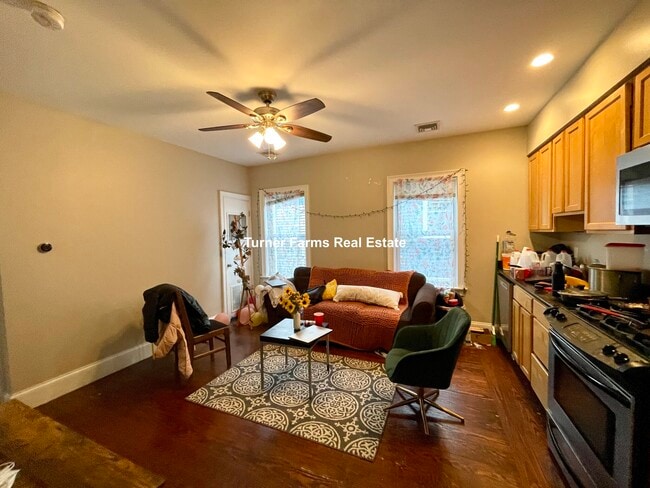 180 Hillside St, Unit 3 in Boston, MA - Building Photo - Building Photo