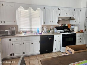 19 Valley Rd, Unit A in Greenwich, CT - Building Photo - Building Photo