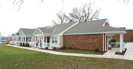 Sturbridge Green Apartments in Hilliard, OH - Building Photo - Building Photo