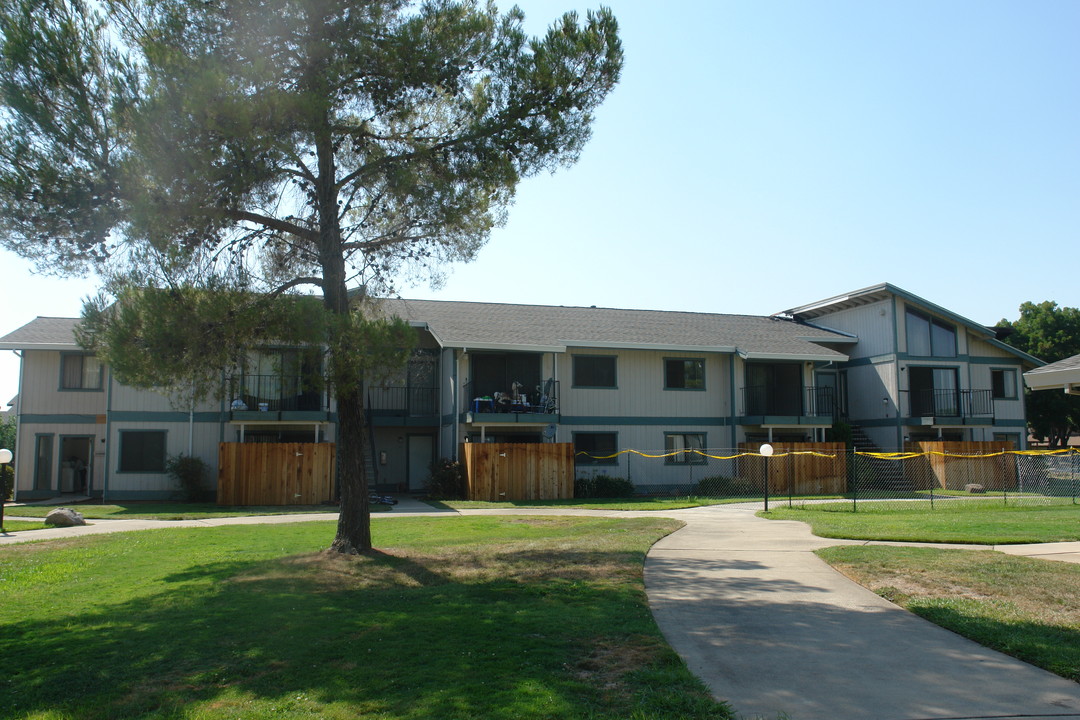 Valley Vista Apartments in Lincoln, CA - Building Photo