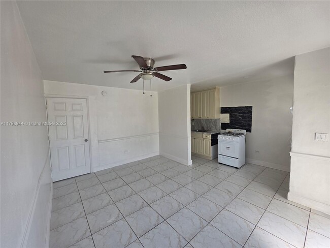 2015 NW 6th Pl in Miami, FL - Building Photo - Building Photo