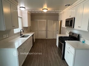 321 W Hacienda Dr in Corona, CA - Building Photo - Building Photo