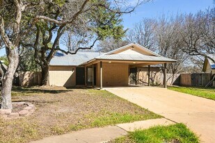 1402 Waterloo Tr in Austin, TX - Building Photo